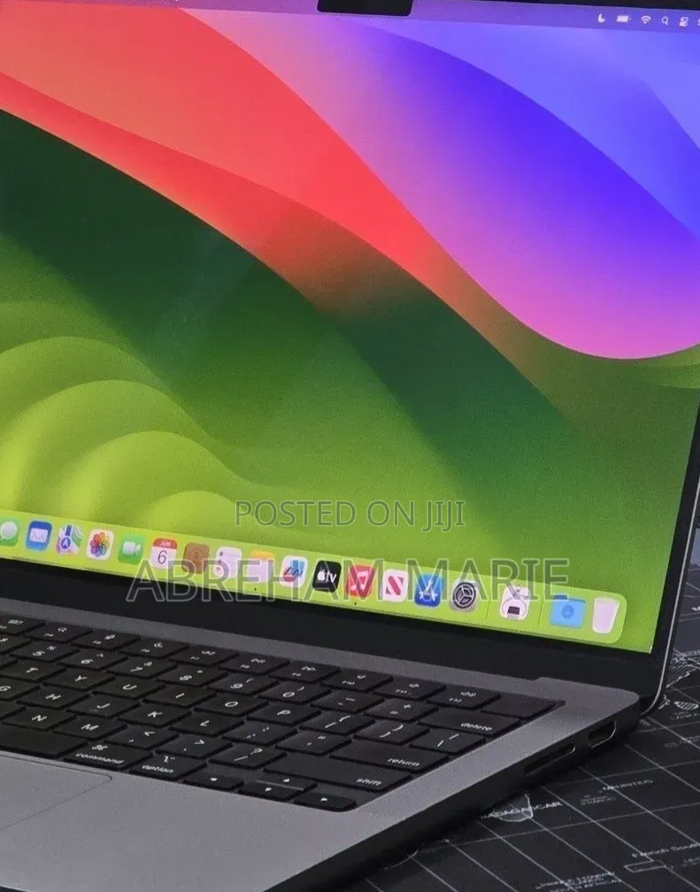 New Laptop Apple MacBook Pro 2021 M1 8GB Apple M1 Pro SSD 512GB