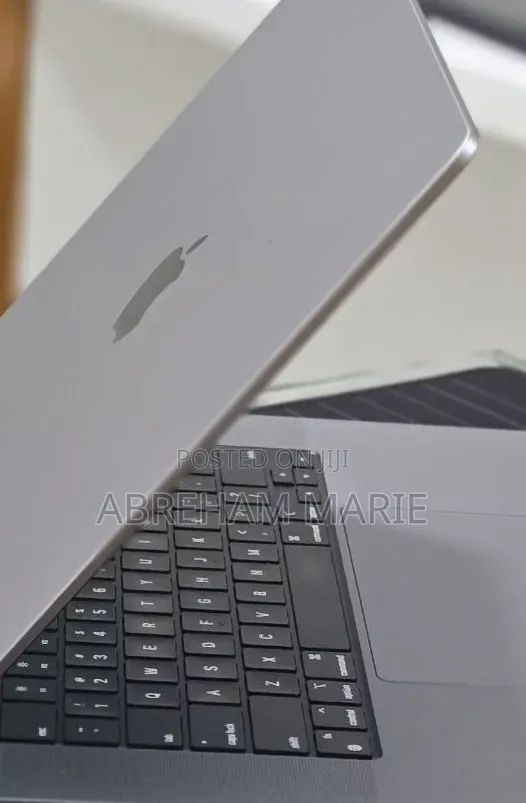 New Laptop Apple MacBook Pro 2023 M2 16GB Intel Core M2 SSD 512GB