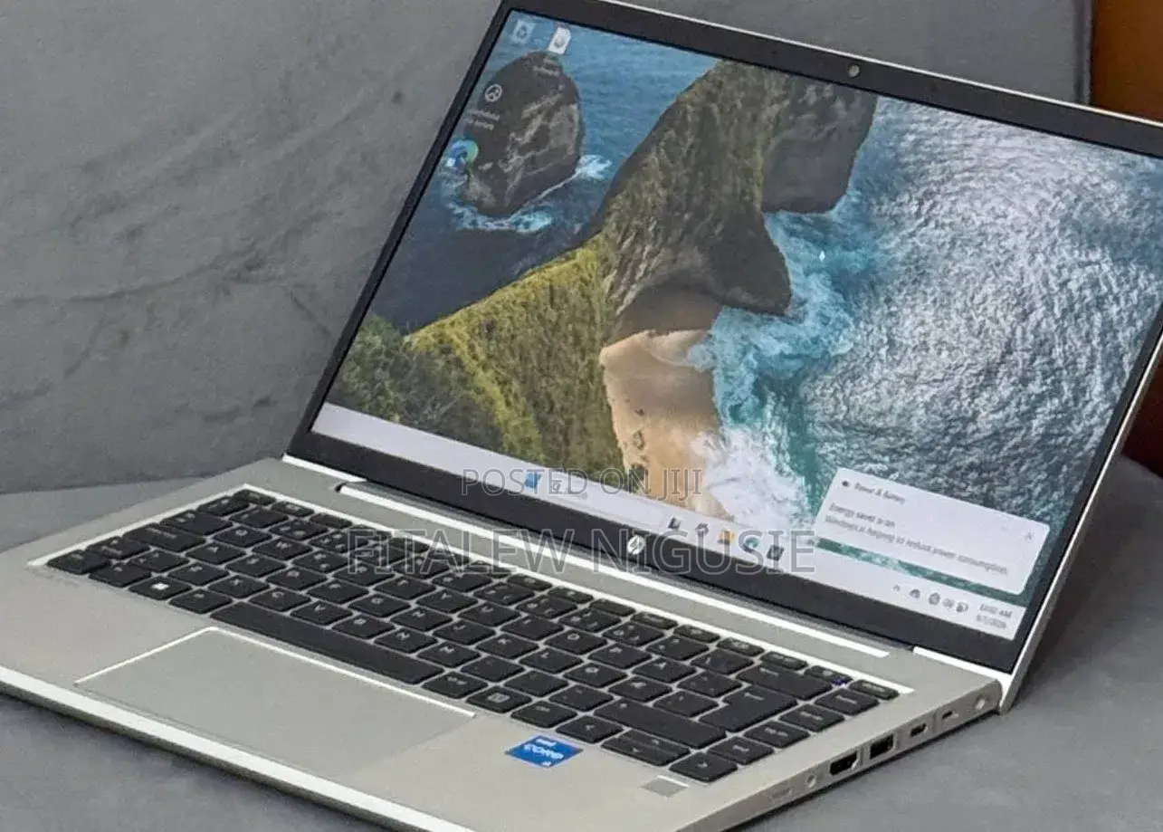 New Laptop HP ProBook 440 G10 8GB Intel Core i3 SSD 256GB