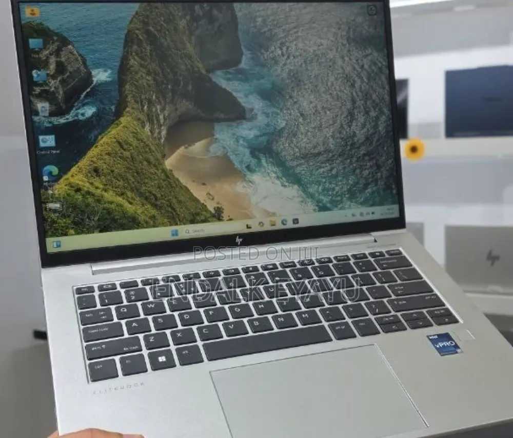 New Laptop HP EliteBook 840 G9 16GB Intel Core i7 SSD 512GB
