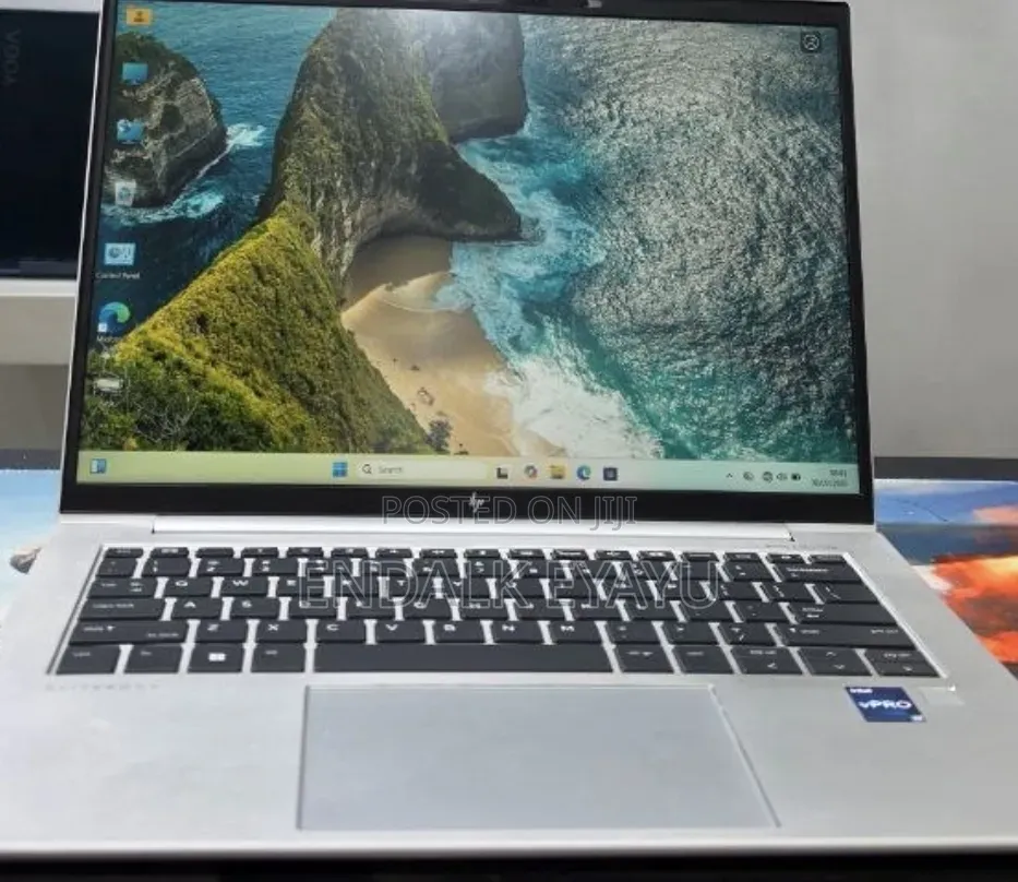 New Laptop HP EliteBook 840 G9 16GB Intel Core i7 SSD 512GB