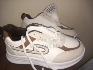 Show Sneaker