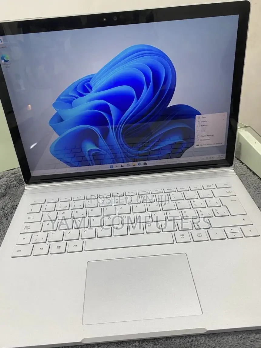 New Laptop Microsoft Surface Book 8GB Intel Core i5 SSD 128GB