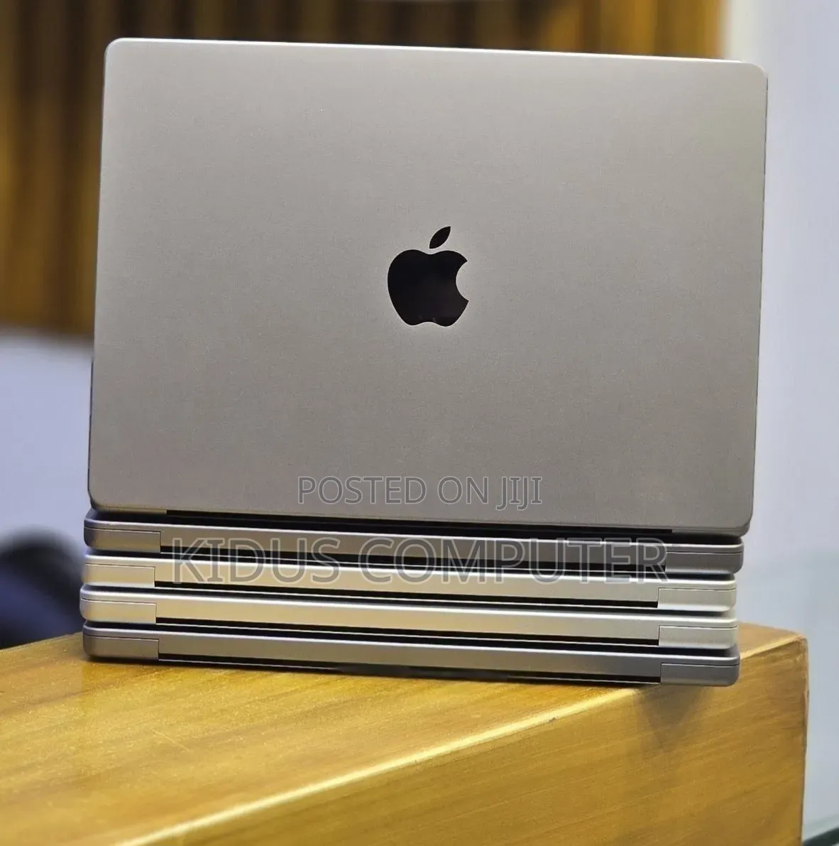 New Laptop Apple MacBook Pro 2020 M1 16GB Apple M1 Pro SSD 512GB