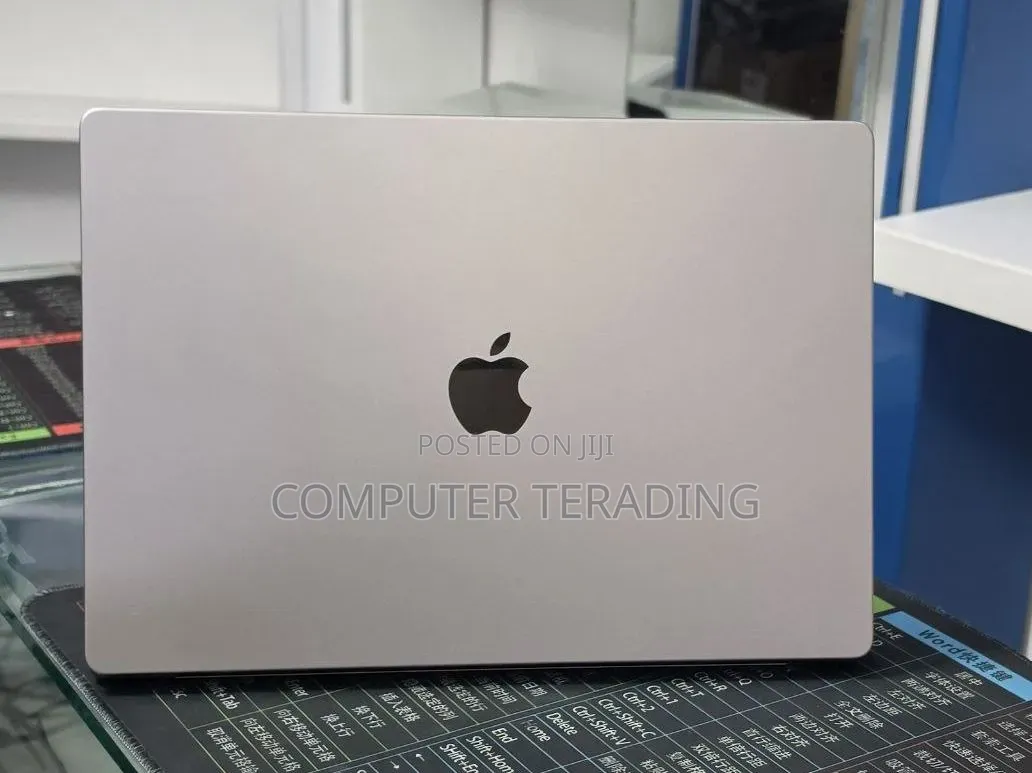 New Laptop Apple MacBook Pro 2021 M1 32GB Apple M1 Pro SSD 512GB