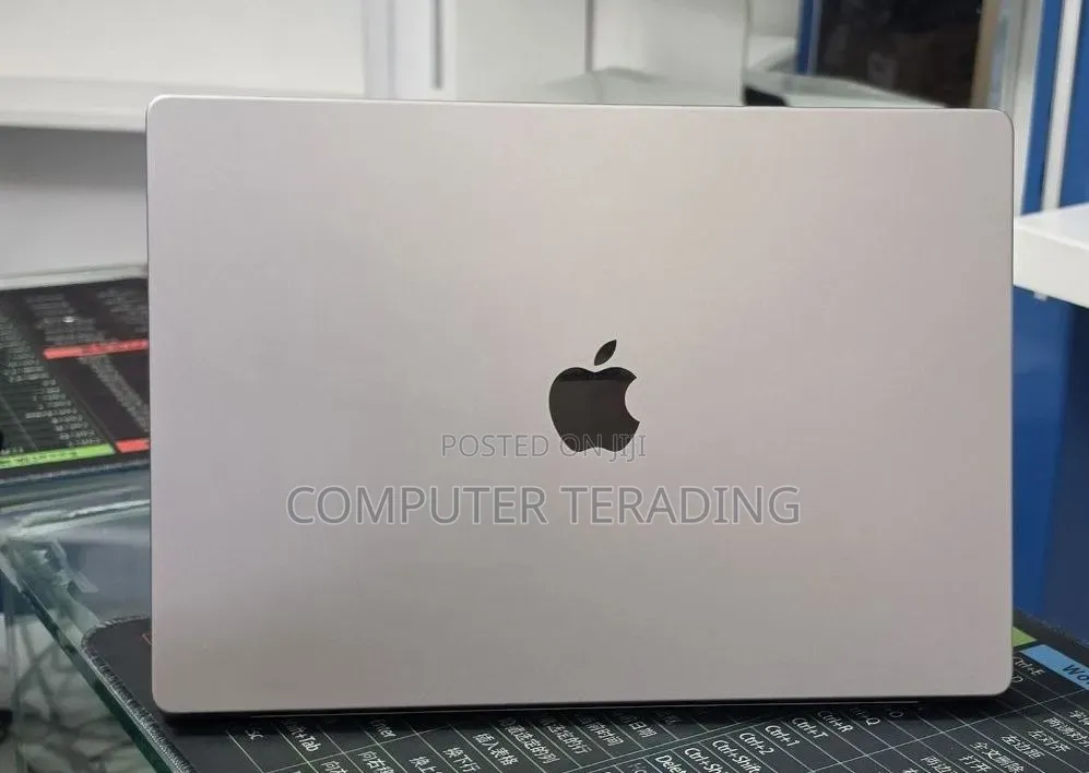 New Laptop Apple MacBook Pro 2021 M1 32GB Apple M1 Pro SSD 512GB