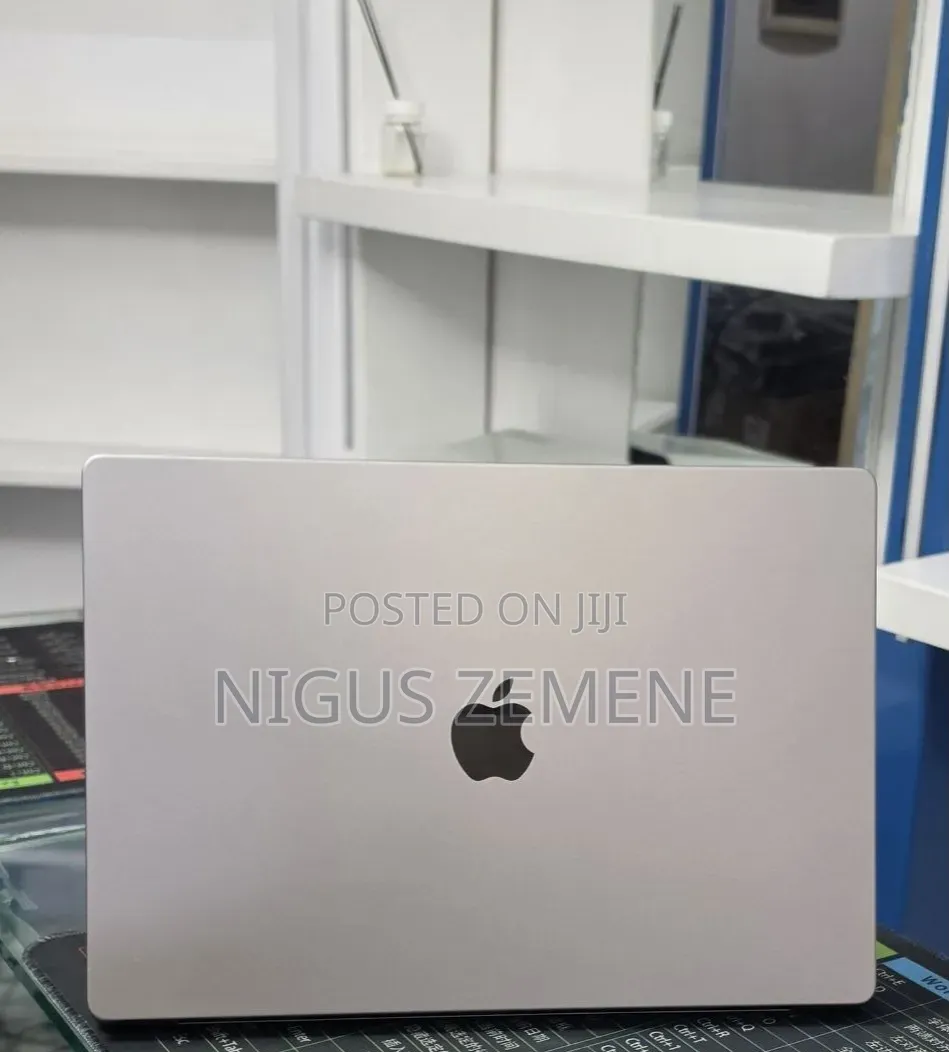 New Laptop Apple MacBook Pro 2021 M1 32GB Apple M1 Pro SSD 512GB