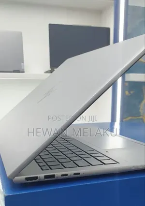 New Laptop HP ZBook Firefly 16 G10 16GB Intel Core i7 SSD 512GB