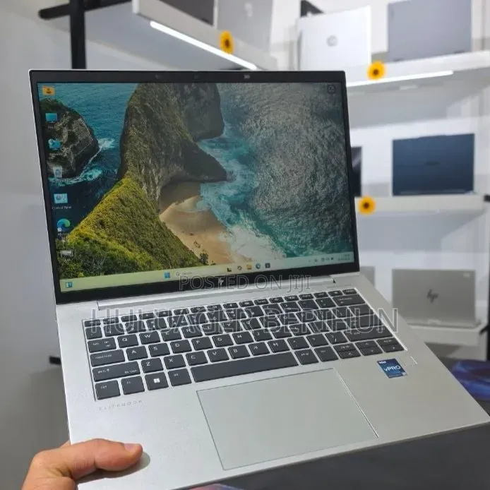 New Laptop HP EliteBook 840 G9 16GB Intel Core i7 SSD 512GB