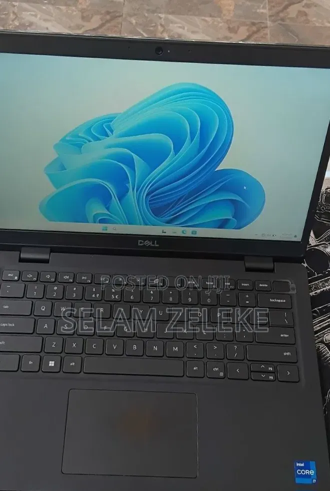 New Laptop Dell 16GB Intel Core i7 SSD 512GB