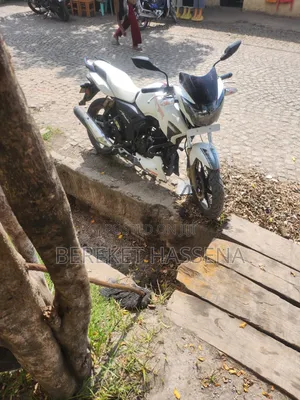 New TVS Apache 160 4V 2024 White