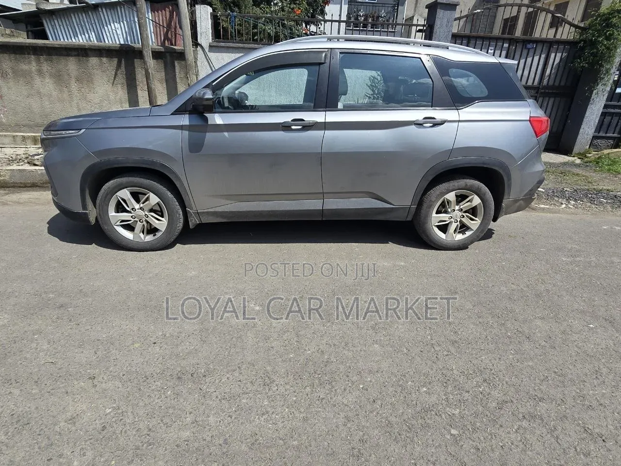 Chevrolet Captiva 2022 Gray