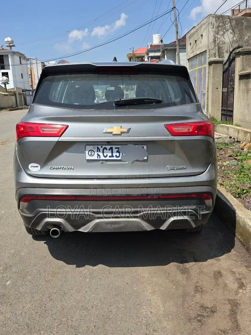 Chevrolet Captiva 2022 Gray