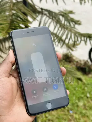 Apple iPhone 8 Plus 64 GB Black