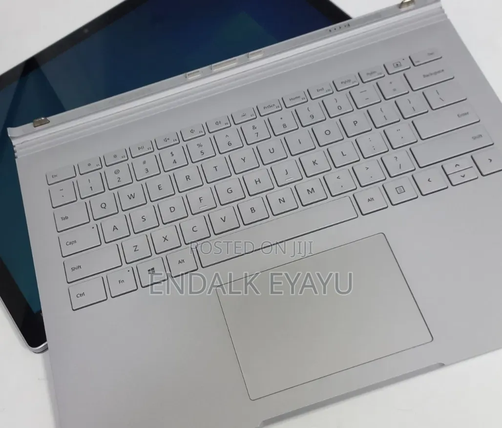 New Laptop Microsoft Surface Book 2 16GB Intel Core i7 SSD 512GB