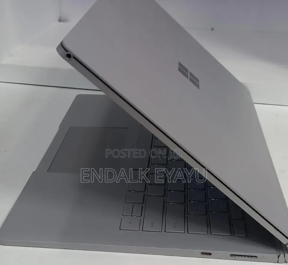 New Laptop Microsoft Surface Book 2 16GB Intel Core i7 SSD 512GB