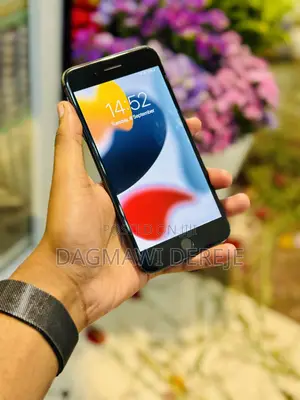 Apple iPhone 8 Plus 64 GB Black