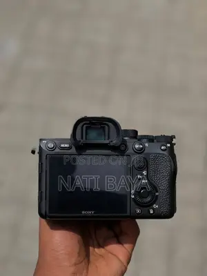 Sony A7riv With 28-70mm Kit Lens
