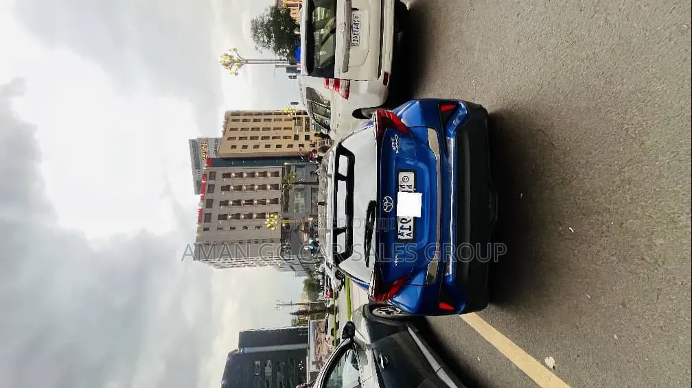 Toyota C-HR 2021 Blue