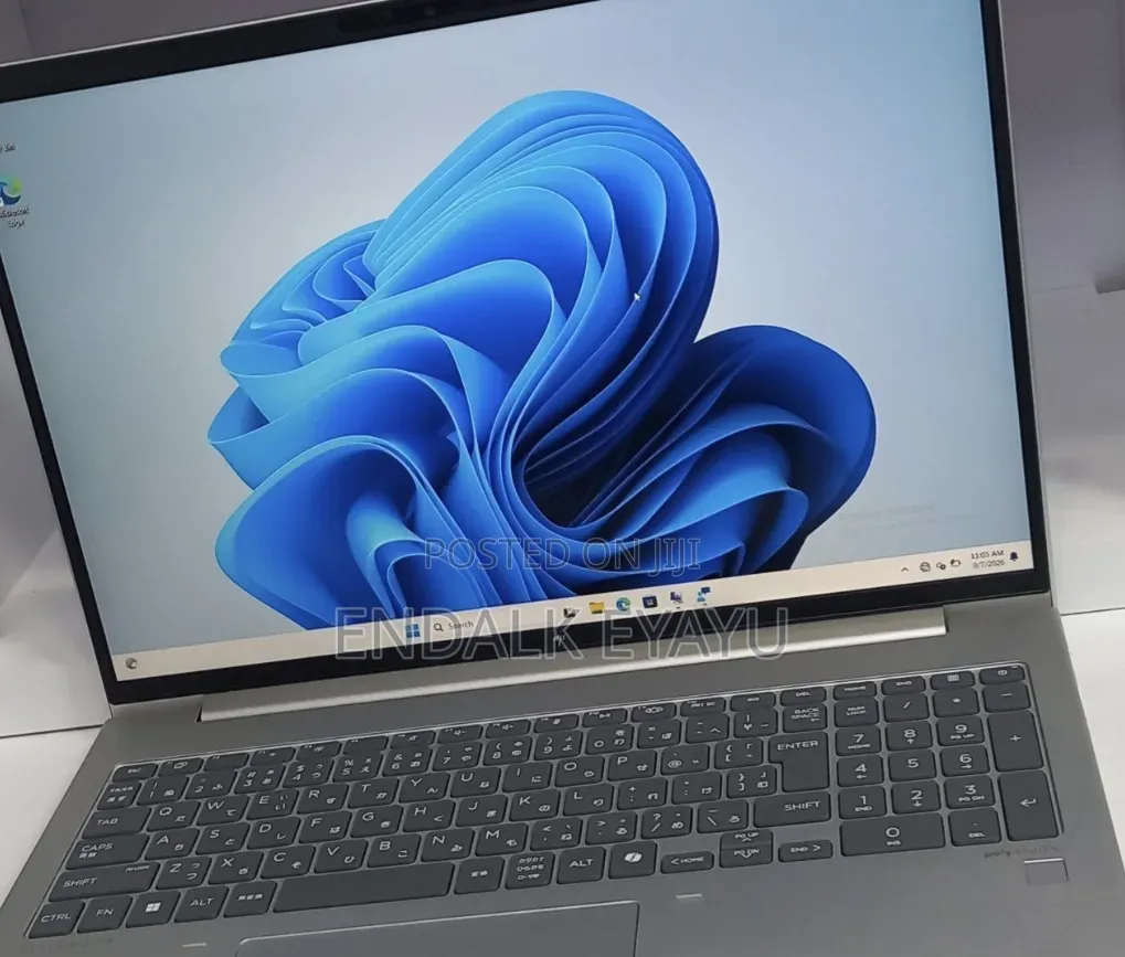 New Laptop HP EliteBook 660 G11 16GB Intel Core Ultra 7 SSD 512GB