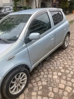 Toyota Vitz 2004 Blue