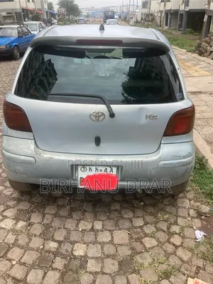Toyota Vitz 2004 Blue
