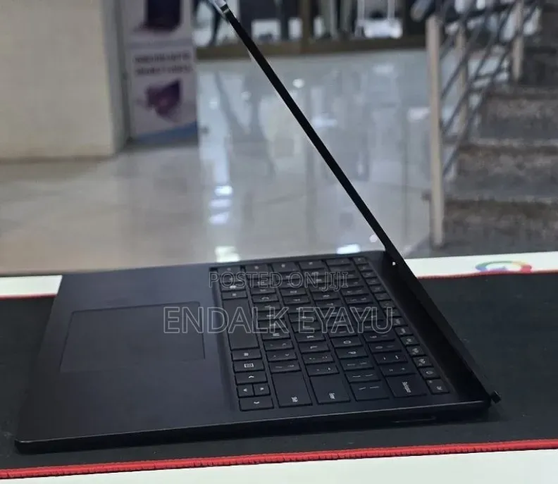 New Laptop Microsoft Surface Laptop 3 8GB Intel Core i5 SSD 256GB