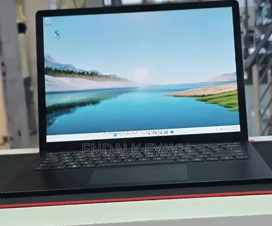 New Laptop Microsoft Surface Laptop 3 8GB Intel Core i5 SSD 256GB