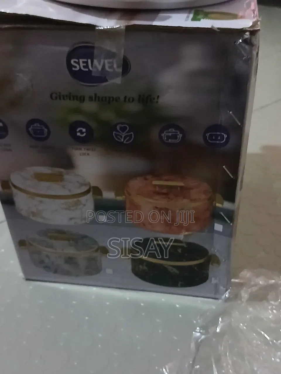 ሶስት የተደራረቡ ፔርሙዝ ሠሀኖች