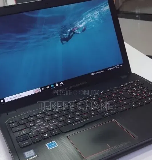 New Laptop Asus X555YA 8GB Intel Core i5 SSD 256GB