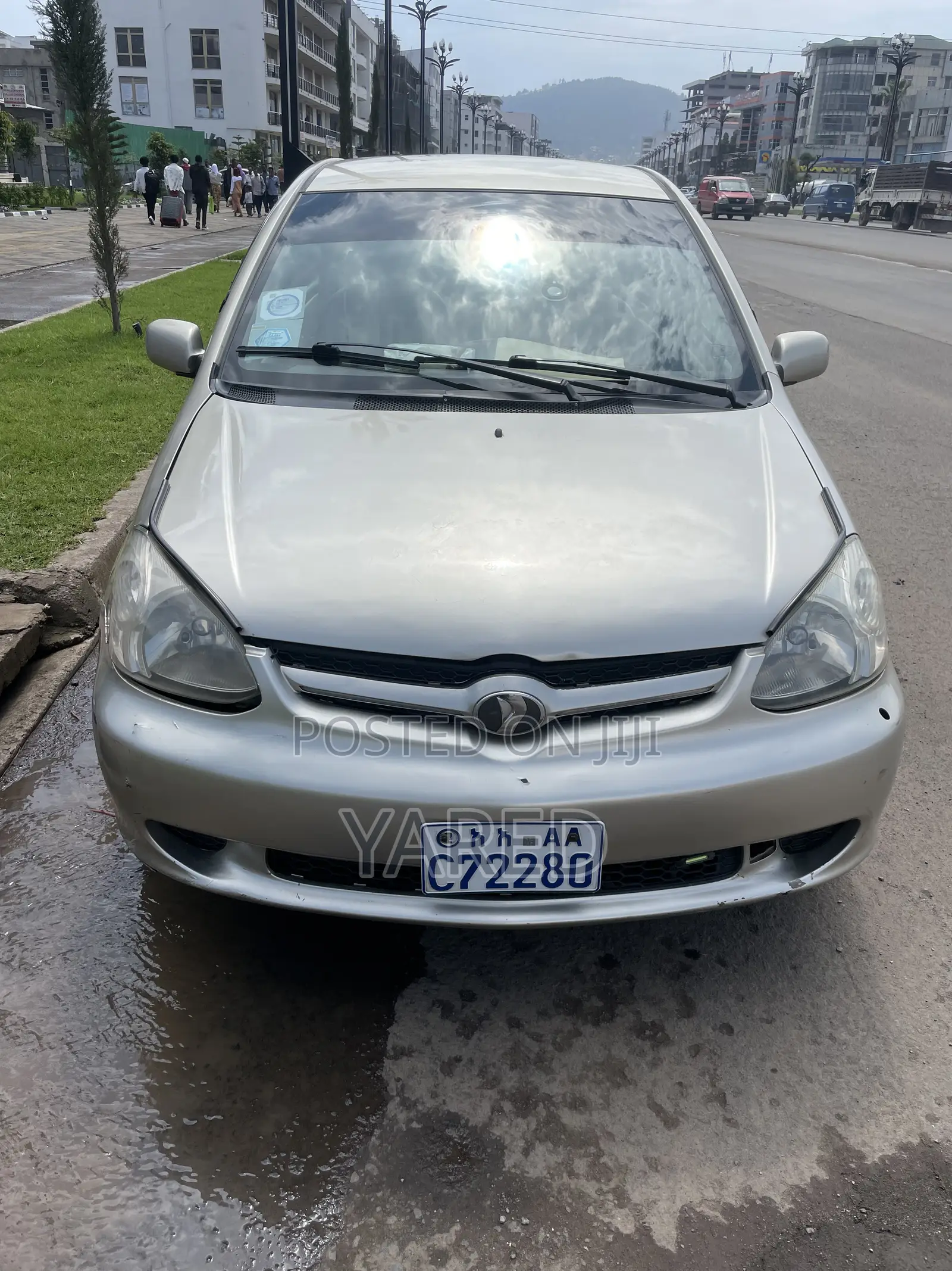Toyota Platz 2004 Silver