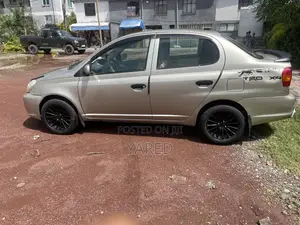 Toyota Platz 2004 Silver