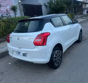 Suzuki Swift 2021 White