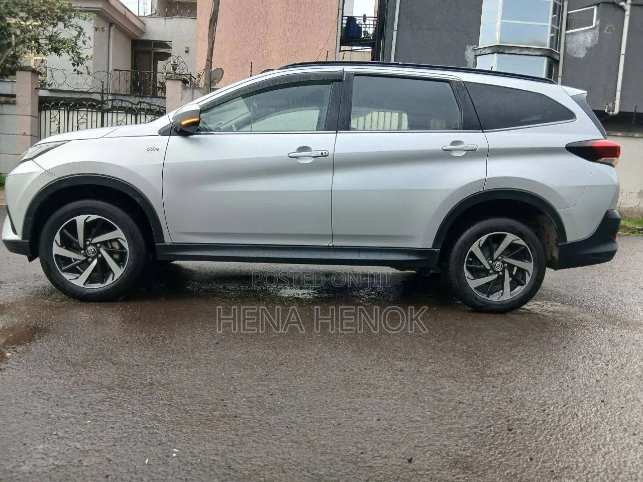 Toyota Rush 2021 Silver