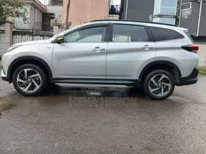 Toyota Rush 2021 Silver