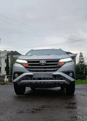 Toyota Rush 2021 Silver