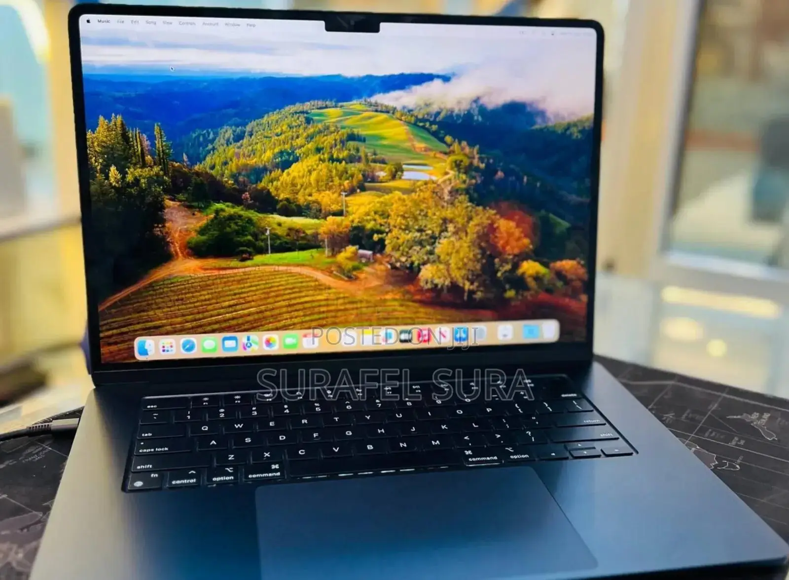 New Laptop Apple MacBook Air 2020 M1 16GB Apple M3 SSD 512GB