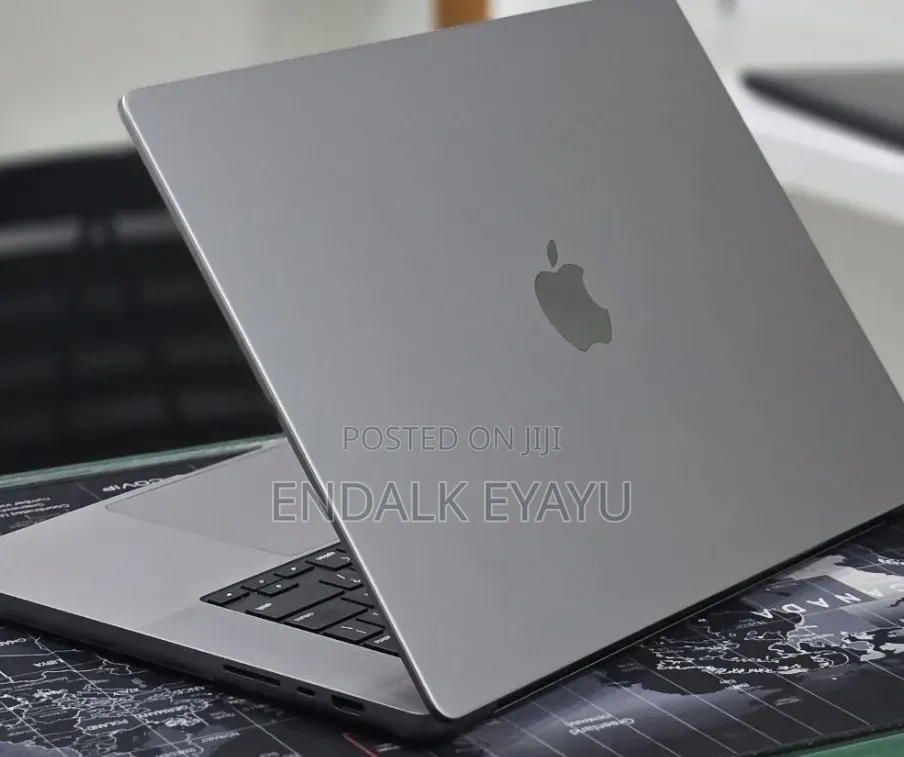 New Laptop Apple MacBook Pro 2023 M2 16GB Apple M2 SSD 512GB