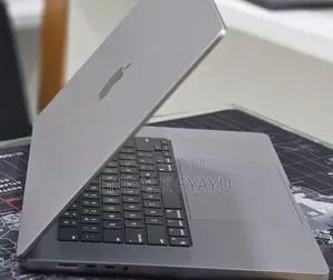 New Laptop Apple MacBook Pro 2023 M2 16GB Apple M2 SSD 512GB