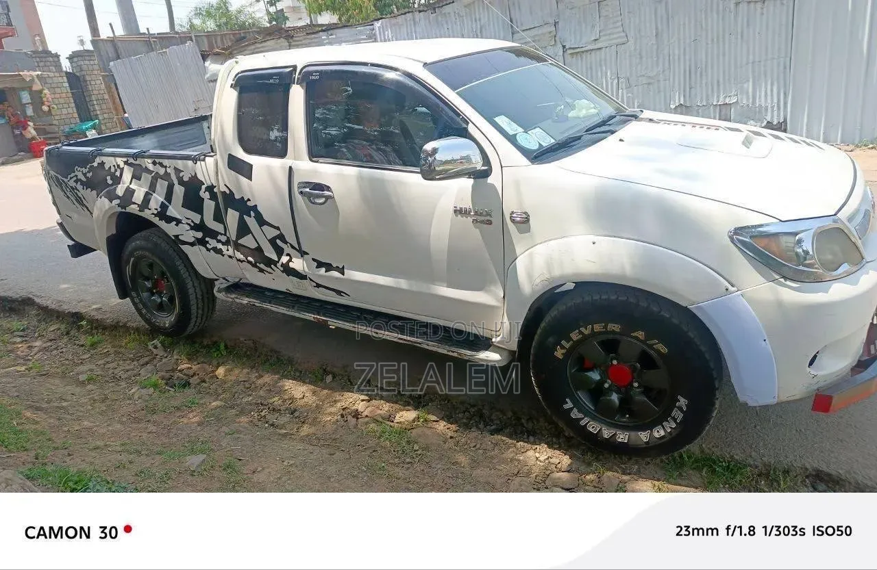 Toyota Hilux 2007 White