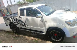 Toyota Hilux 2007 White
