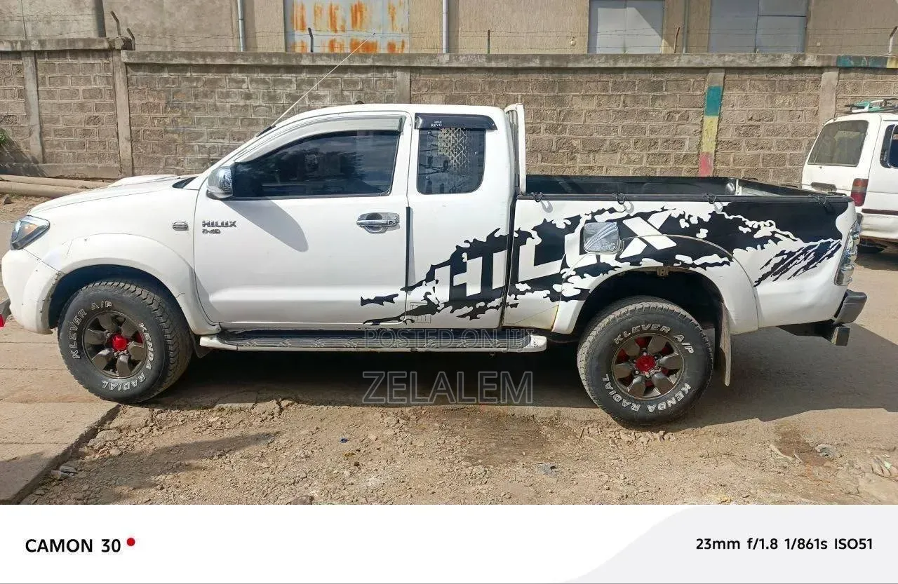 Toyota Hilux 2007 White