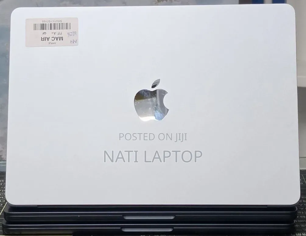 New Laptop Apple MacBook Air 2025 M4 16GB Apple M4 SSD 256GB