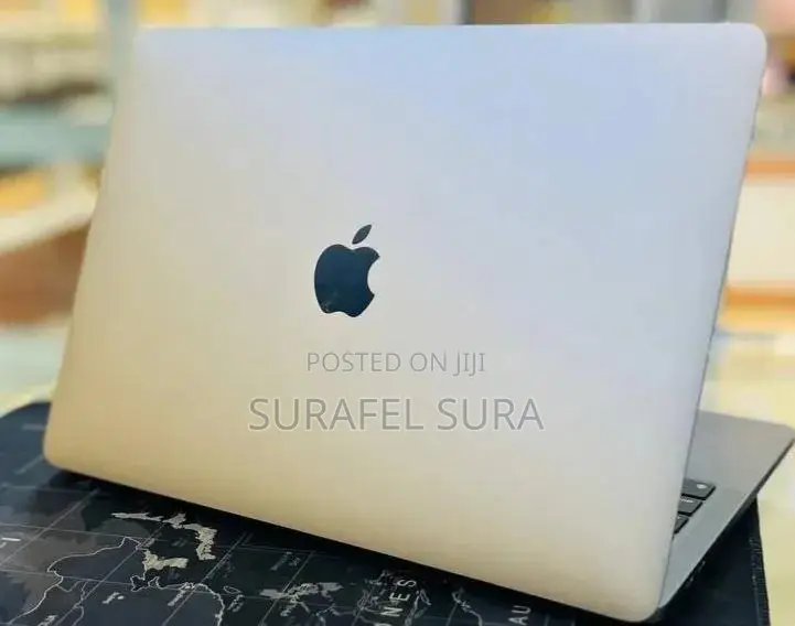 New Laptop Apple MacBook Pro 2022 M2 8GB Apple M2 SSD 512GB