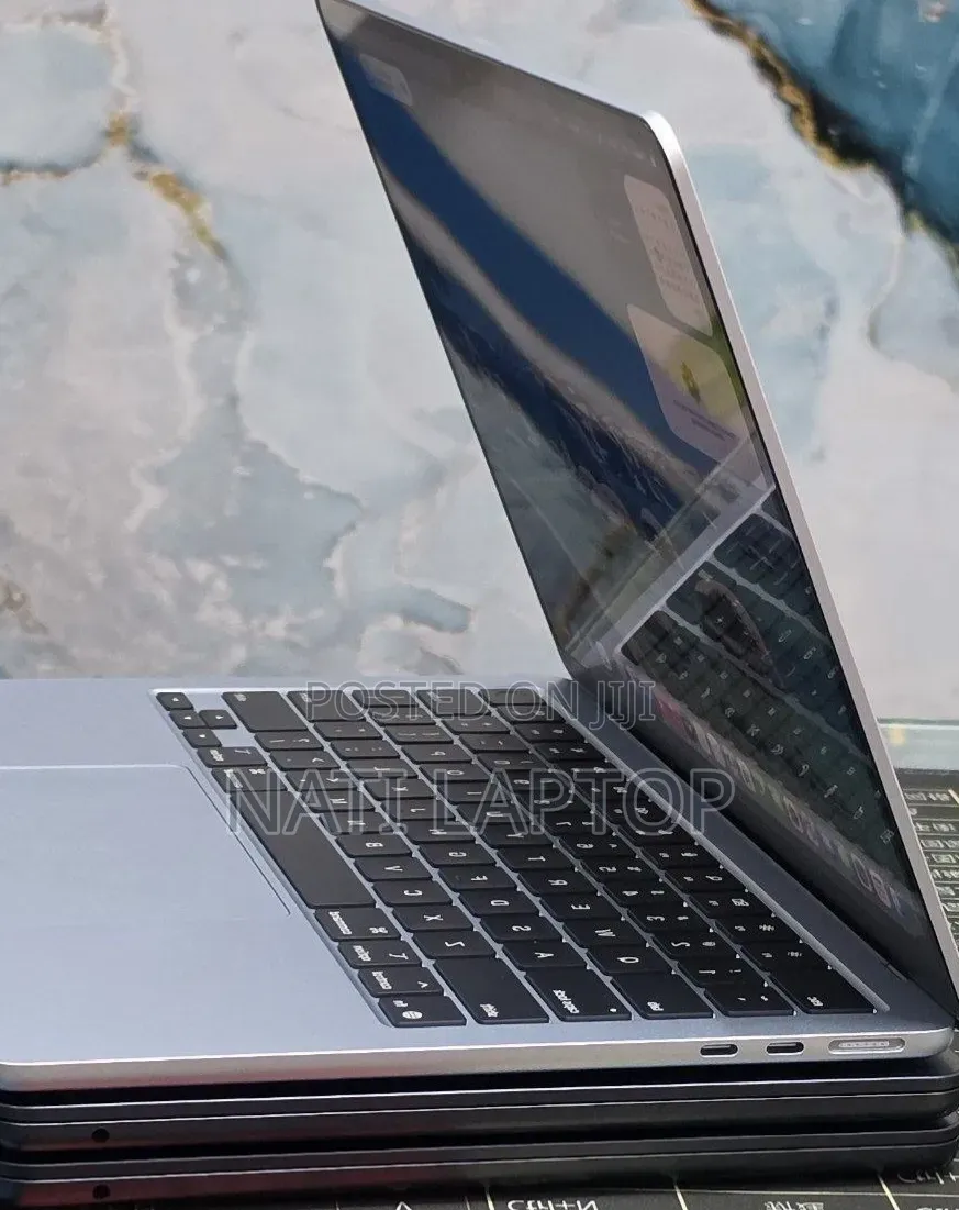 New Laptop Apple MacBook Air 2025 M4 16GB Apple M4 SSD 256GB