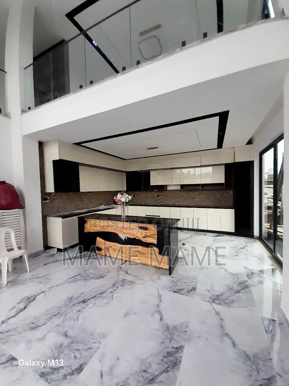 10bdrm House in Addis Abeba, Bole for sale