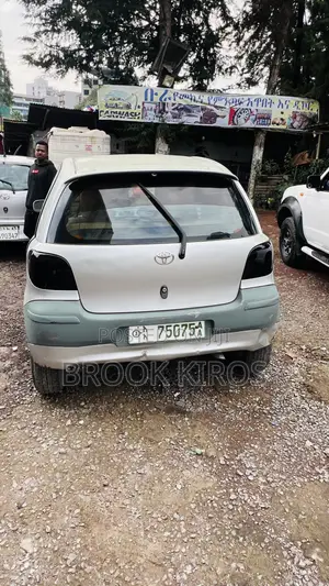 Toyota Vitz 1999 Gray