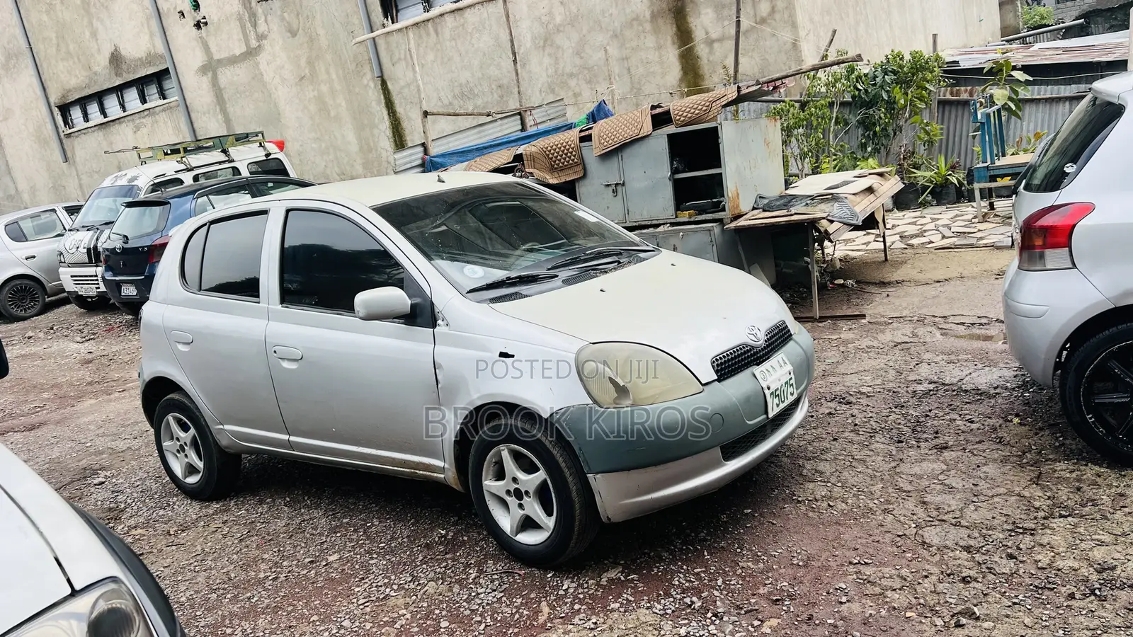 Toyota Vitz 1999 Gray