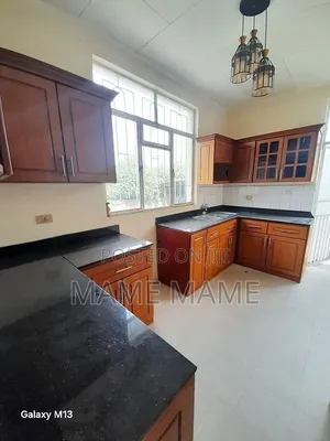 5bdrm House in Addis Abeba, Bole for sale
