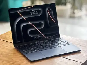 New Laptop Apple MacBook Air 2025 M4 16GB Apple M4 SSD 512GB
